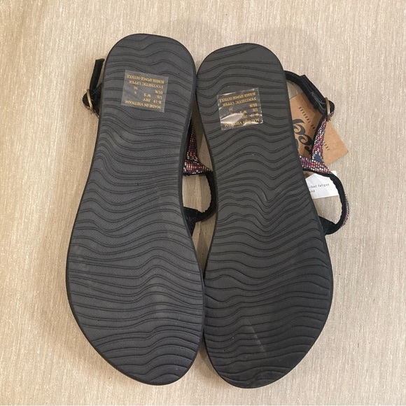 REEF Sz Cushion Bounce Slim T-Post in Amethyst Buckle Closure Sandals NEW - Picture 8 of 8